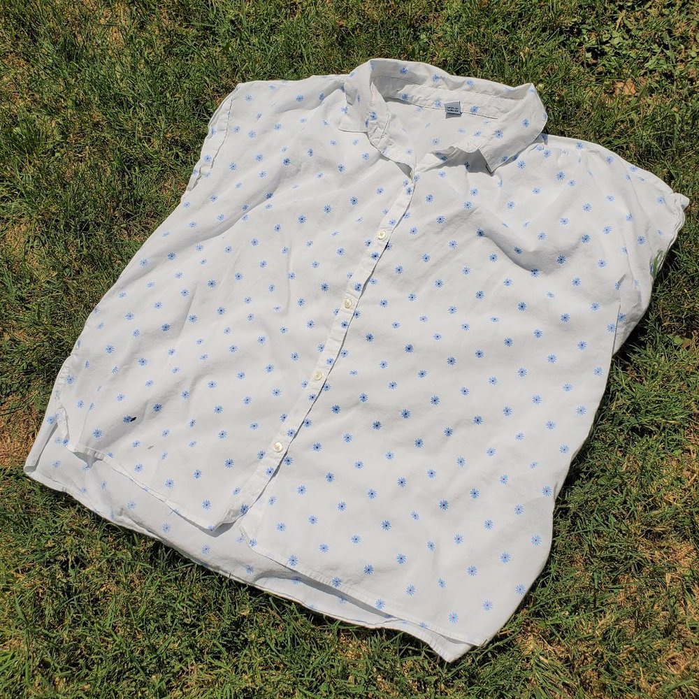 Old Navy Daisy Patterned Short Sleeve Blouse EUC